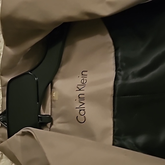 🌧Like New Calvin Klein Raincoat. Tan: Size XL - Picture 5 of 6